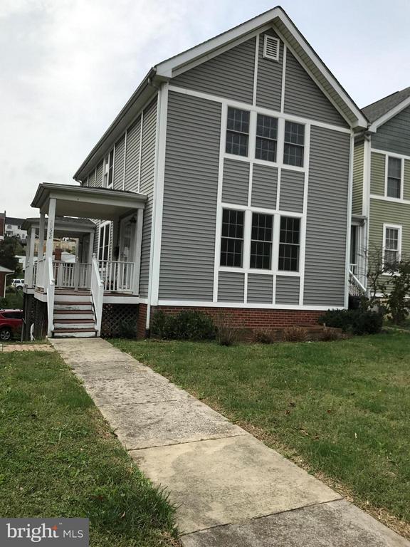 2022 S Glebe Rd, ARLINGTON