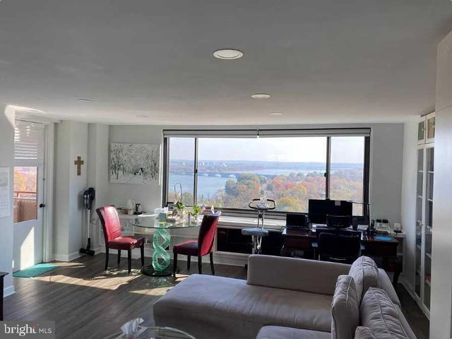 1011 Arlington Blvd #1030, Arlington