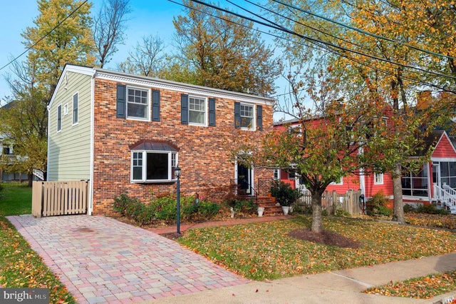 4043 20th Rd N, Arlington