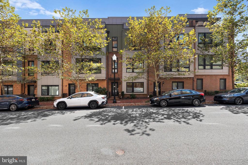 428 Stabler Ln, ALEXANDRIA