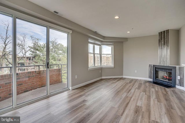 301 S Reynolds St #607, Alexandria