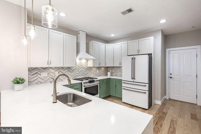 2205 Richmond Hwy #101, Alexandria