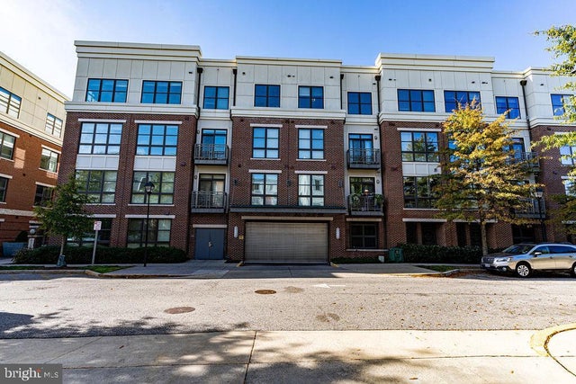 815 N Patrick St #301, Alexandria