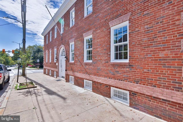 221 S Alfred St #2b, Alexandria