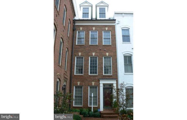 1828 Potomac Greens Dr, Alexandria