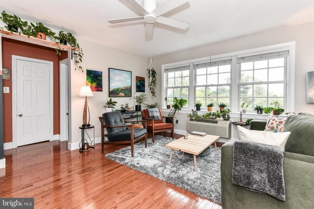 1808 W Abingdon Dr #302, Alexandria