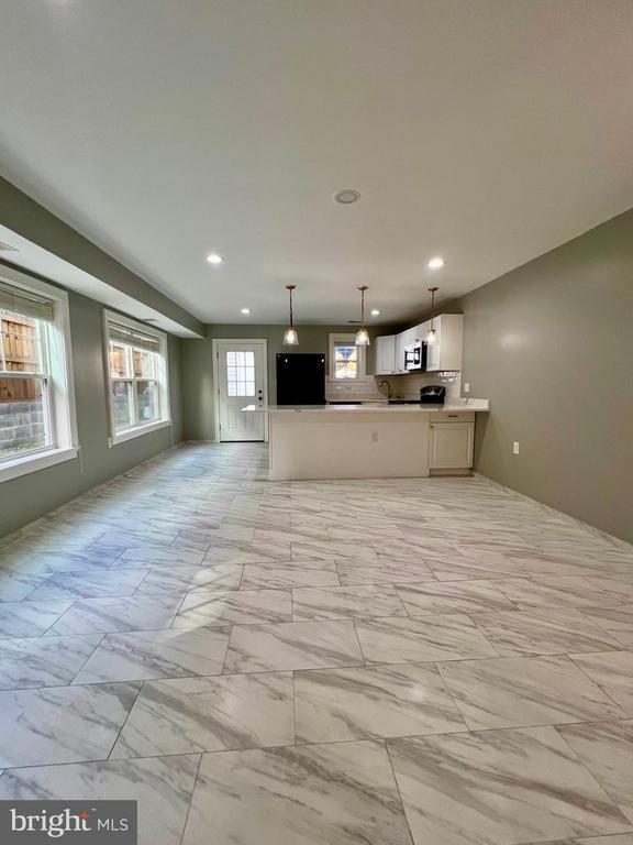 620 Notabene Dr, Alexandria