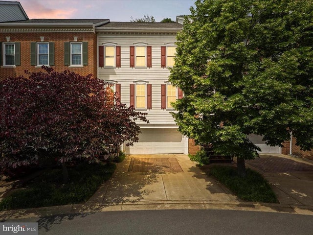 130 Rolling Trce, Falls Church