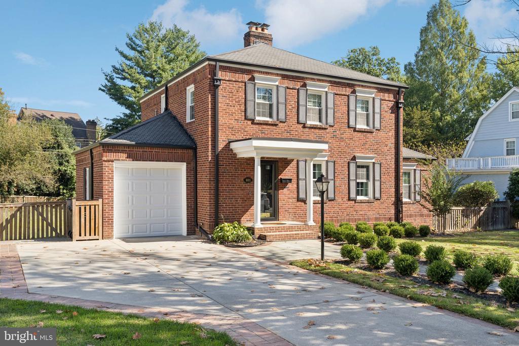 601 Hillwood Ave, FALLS CHURCH