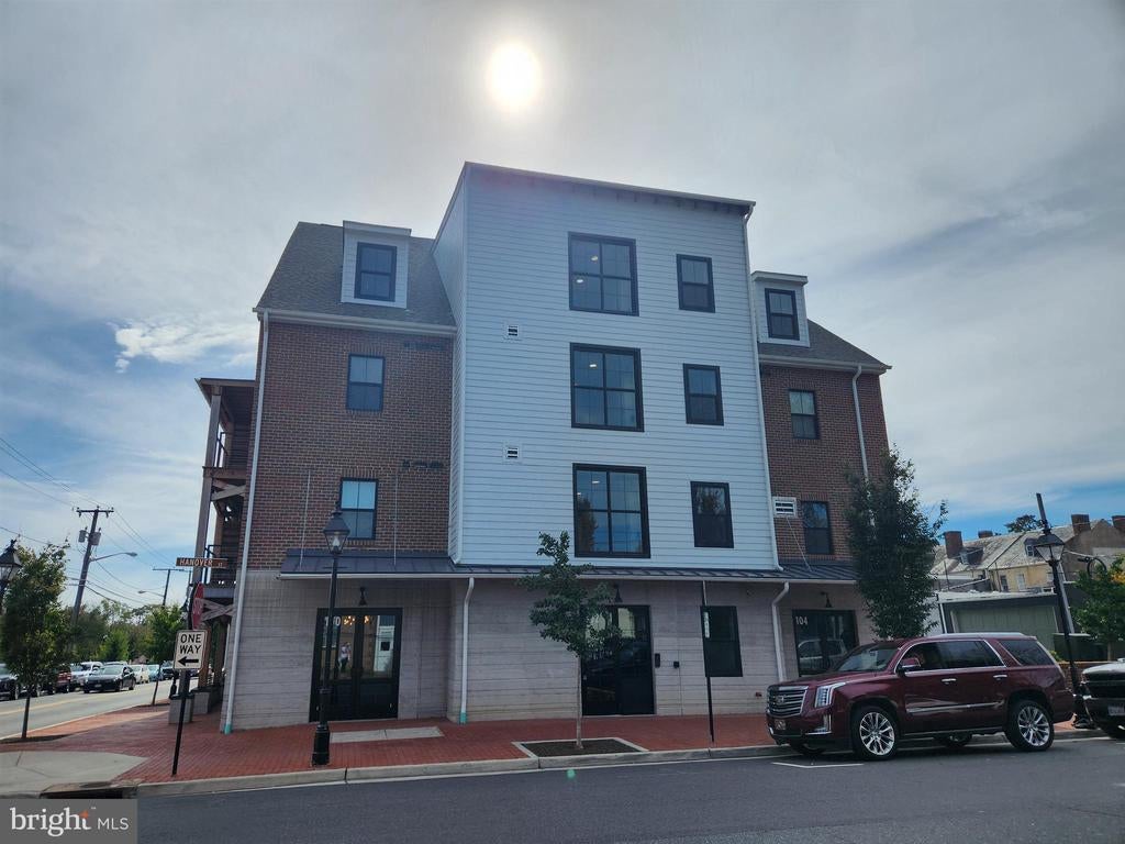 102 Hanover St #203, FREDERICKSBURG