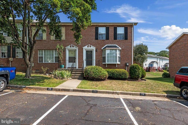 214 Waterford Ln, Winchester