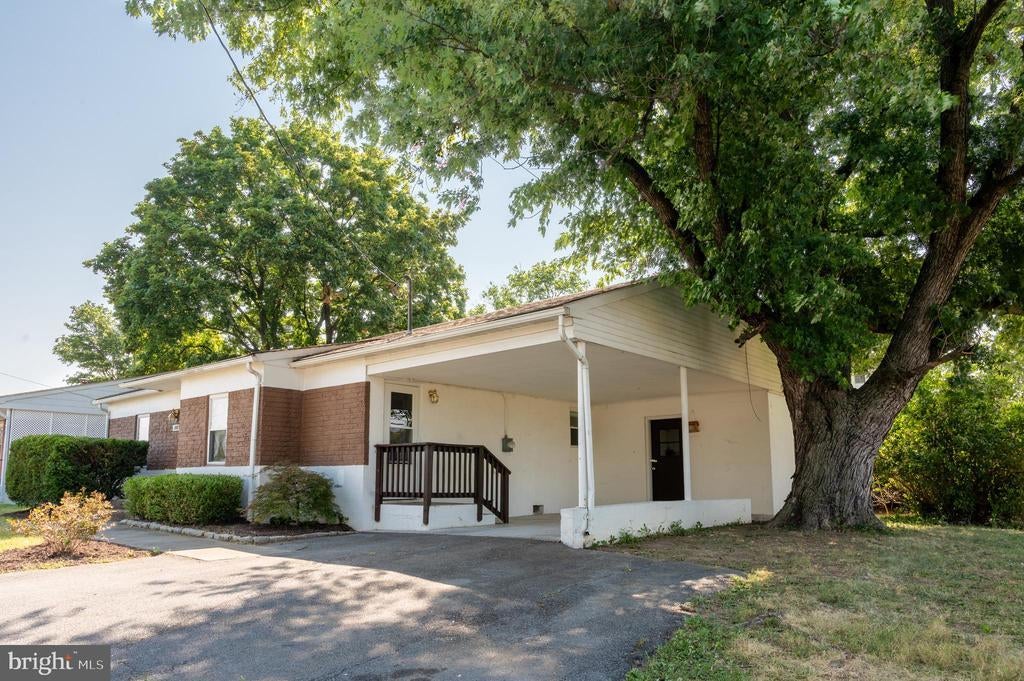 108 Martin Dr, WINCHESTER