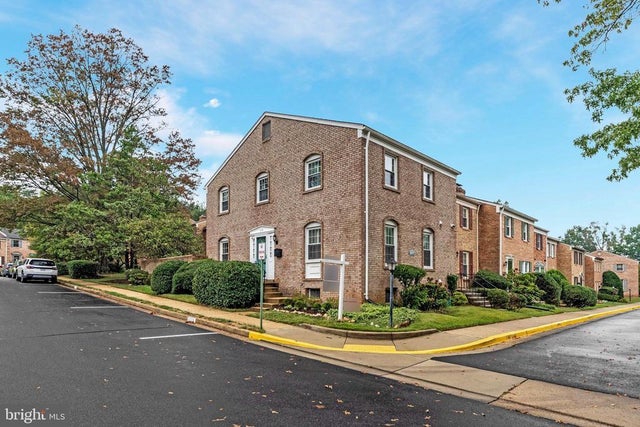 3150 Hartwick Ln, Fairfax