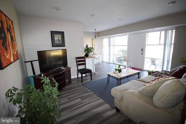 4969 Americana Dr, Annandale