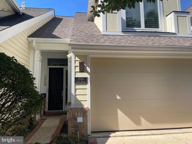 2058 Beacon Heights Dr, Reston