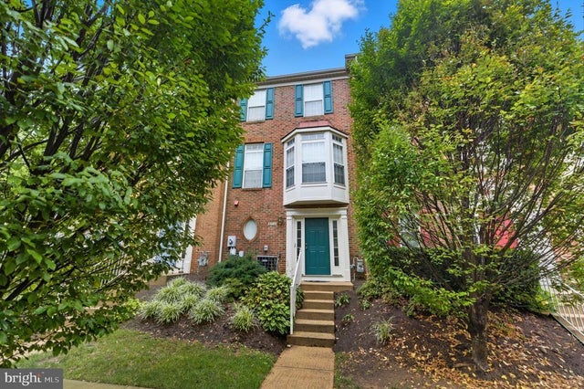 2714 Manhattan Pl, Vienna