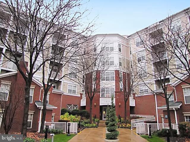 1625 International Dr #421, Mclean