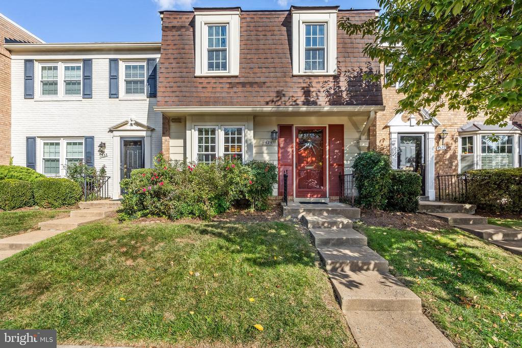 1535 Candlewick Ct, MCLEAN