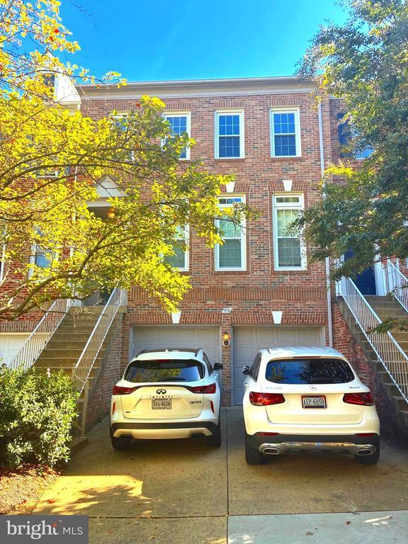 9536 Lagersfield Cir, Vienna