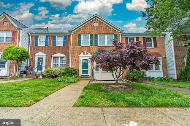 8061 Sky Blue Dr, Alexandria