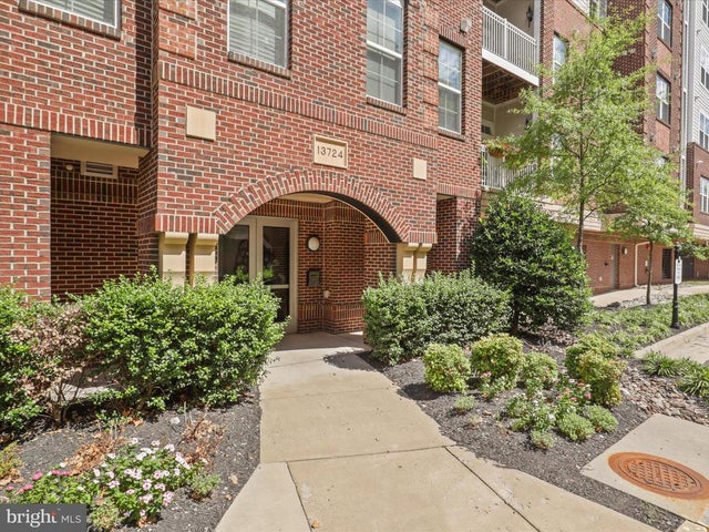 13724 Neil Armstrong Ave #408, Herndon