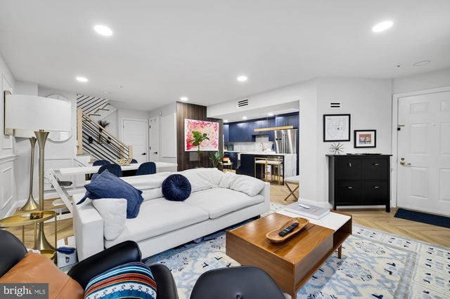 1645 International Dr #th-12, Mclean