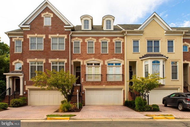 7025 Little Leaf Linden Ln, Mclean