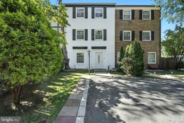 14727 Bentley Sq, Centreville