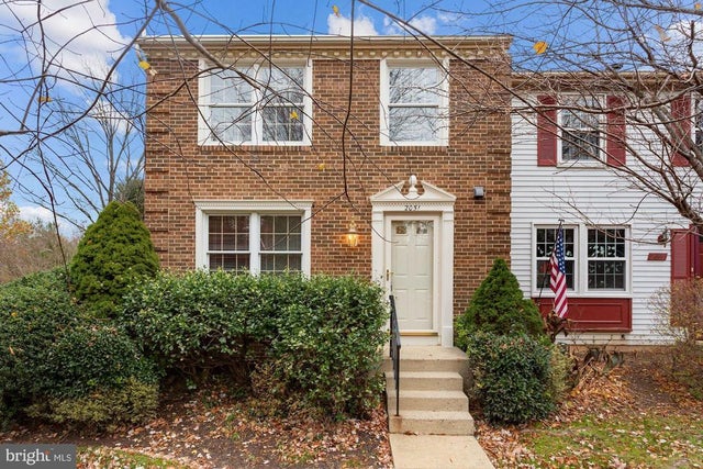 2051 Gervais Dr, Falls Church