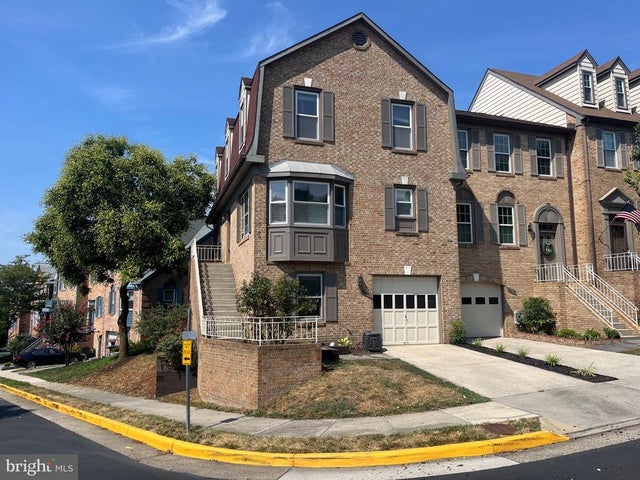 6017 Cromwell Pl, Alexandria