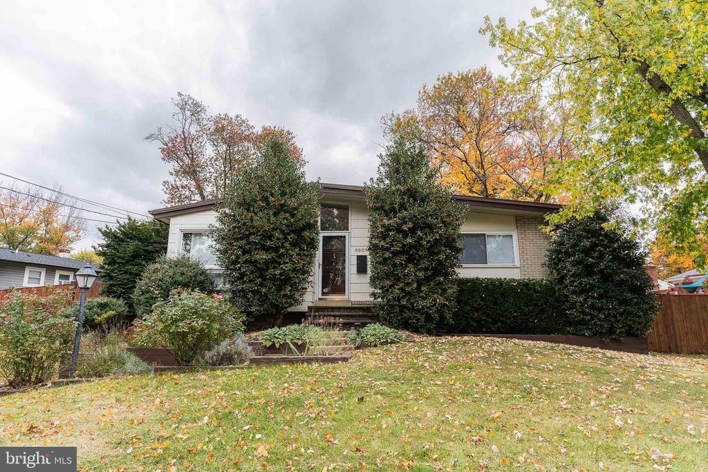 6609 Bowie Dr, SPRINGFIELD