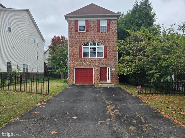 6444 5th St, Alexandria