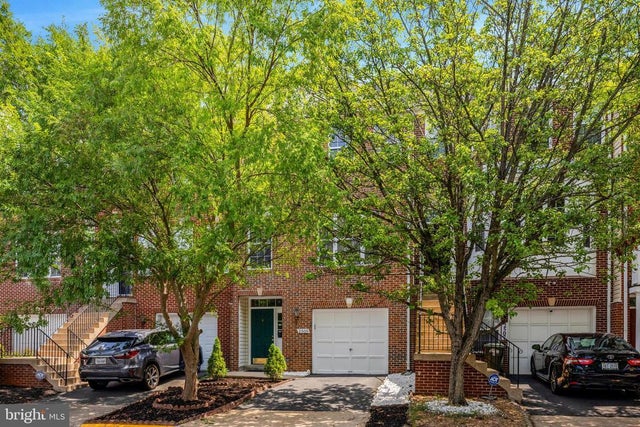 2505 James Madison Cir, Herndon