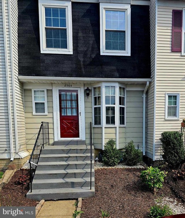 8564 Southlawn Ct, Alexandria