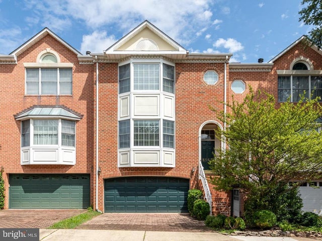 8165 Madrillon Ct, Vienna