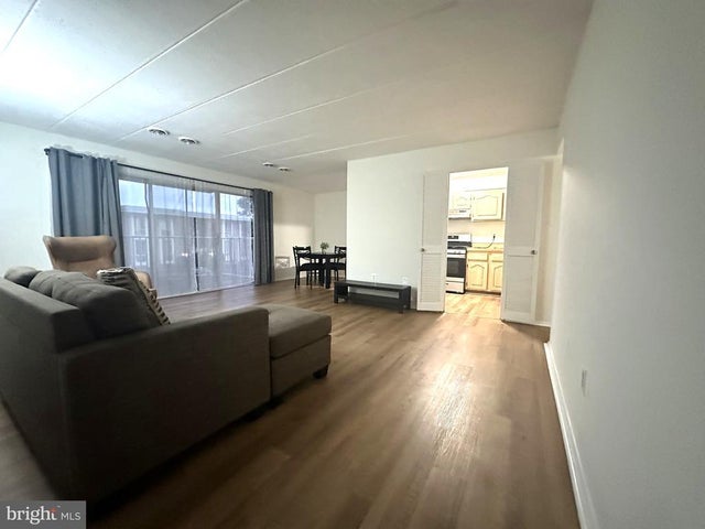 2626 Fort Farnsworth Rd #200 (2b), Alexandria