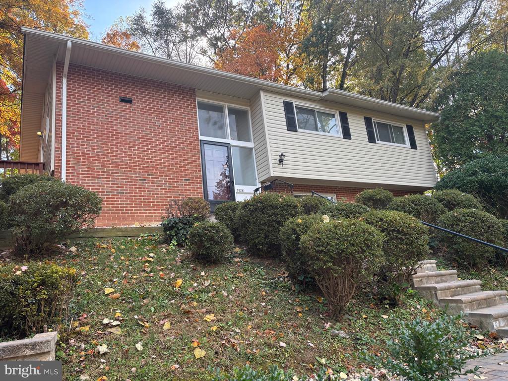 7826 Glenister Dr, SPRINGFIELD