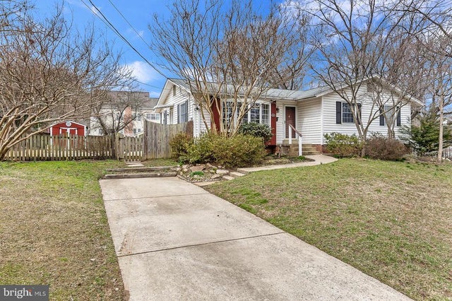 409 Orleans Cir Sw, Vienna