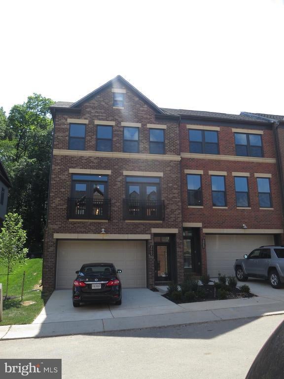 3062 Wild Blue Indigo Ct, Fairfax