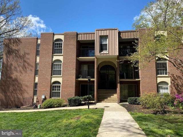 3304 Woodburn Dr #31, Annandale