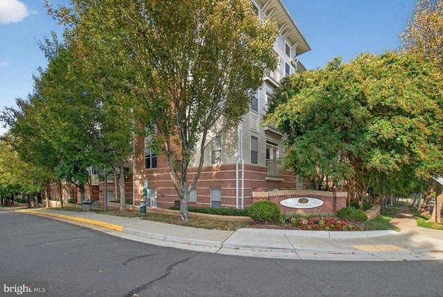 9490 Virginia Center Blvd #127, Vienna