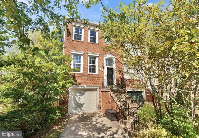 12001 Edgemere Cir, Reston