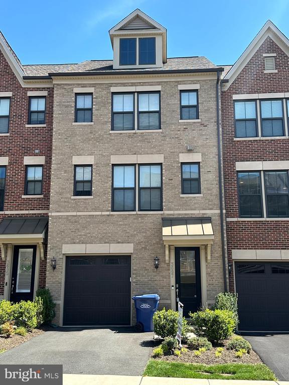 3697 Ambrose Hills Rd, Falls Church