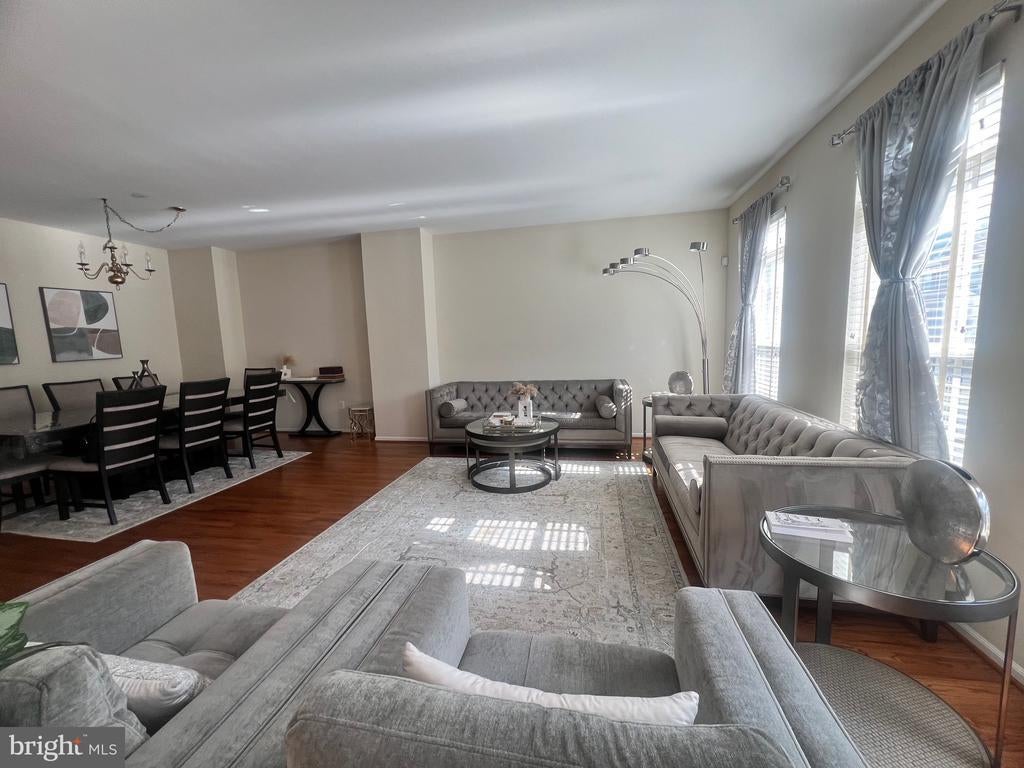 7317 Hampton Manor Pl, SPRINGFIELD