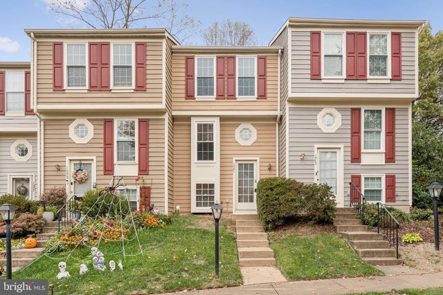 1581 Woodcrest Dr, Reston