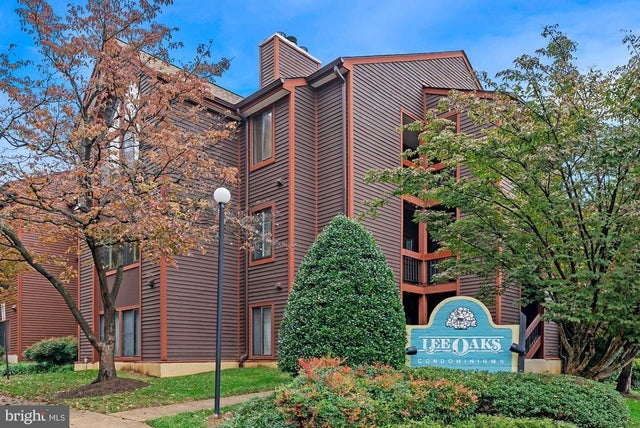 2815 Lee Oaks Ct #302, Falls Church