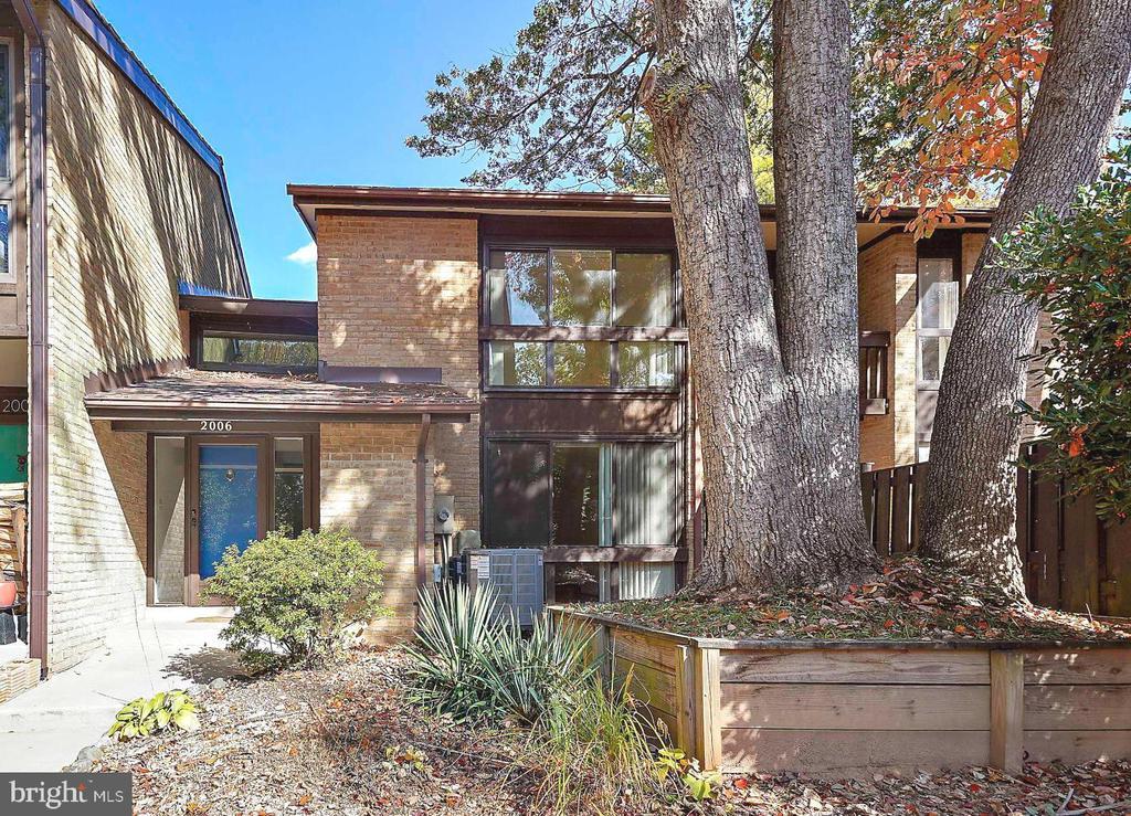 2006 Lakebreeze Way, RESTON