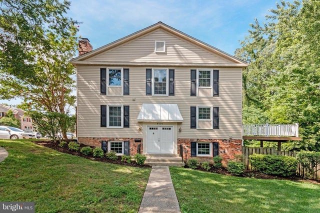 8020 Sleepy View Ln, Springfield