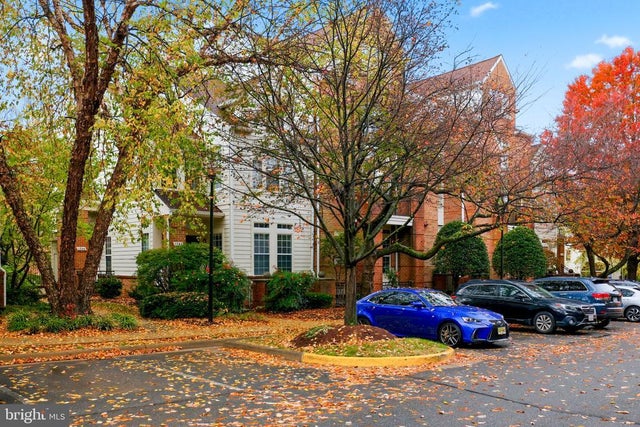 1340 Garden Wall Cir #502, Reston