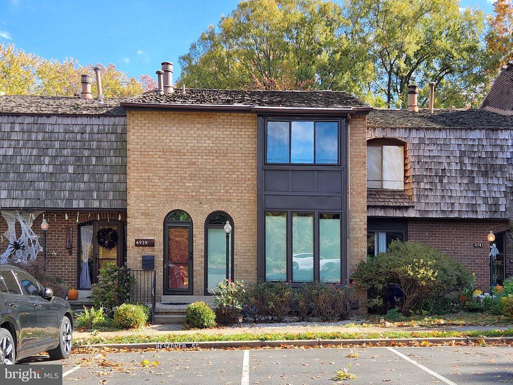 4939 Oriskany Dr, ANNANDALE